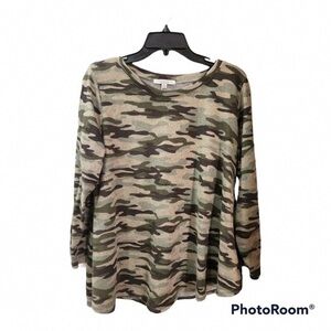 Green Envelope Camouflage Crewneck Tee in Olive and Tan
